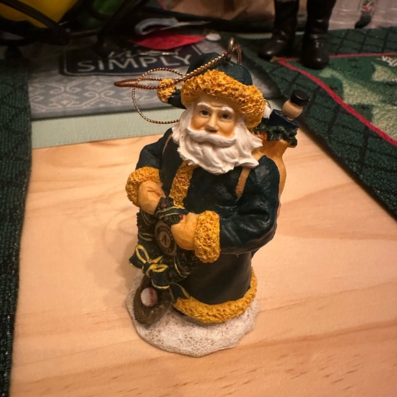 ๐๐2/$10๐๐ Oakland A's Olde World Santa Claus Christmas Ornament MLB Limited Ed - Picture 3 of 7